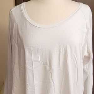 Avenue long sleeve tee